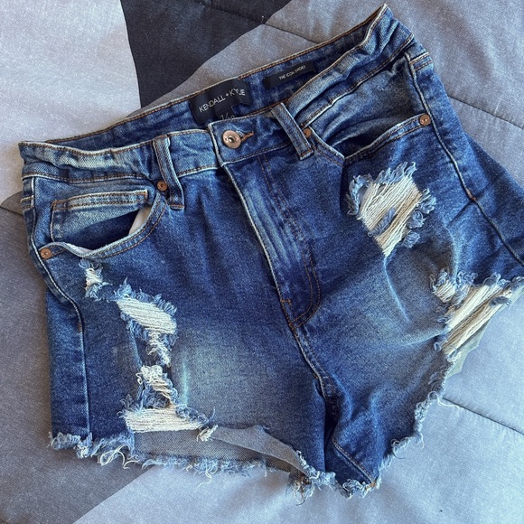 Kendall & Kylie Pants - Kylie Kendall Jean Shorts Size 7 / 28